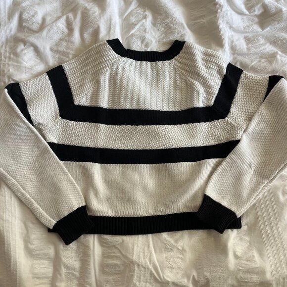 Banana Republic cropped sweater black/white striped colorblock size XS - Picture 4 of 4